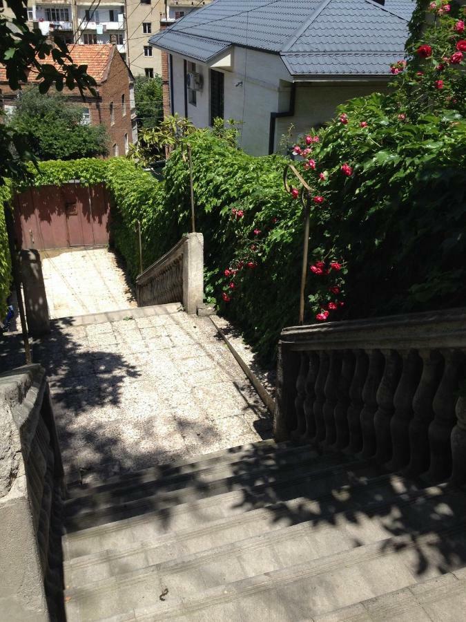 Birdhouse Rooms Tbilisi Exterior foto